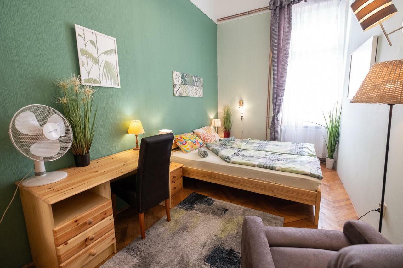 Pesto Hostel Boedapest Buitenkant foto